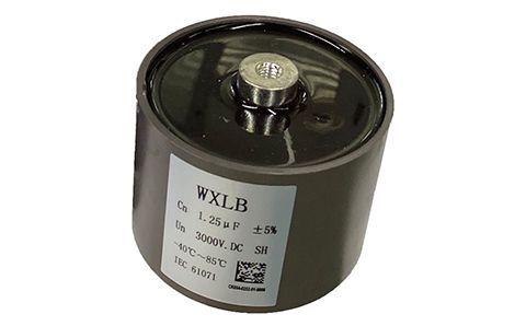 為什么電容器可以濾波直流電壓呢？