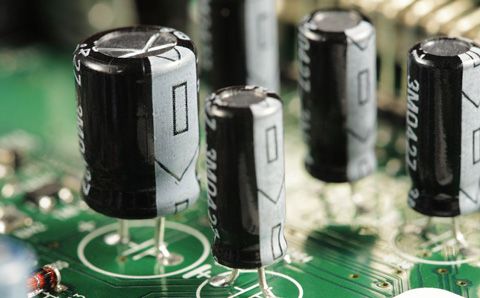 智能電容與普通電容器的區(qū)別到底是誰比較好？