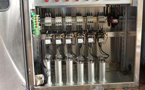 低壓電力電容器爆炸的原因是什么？